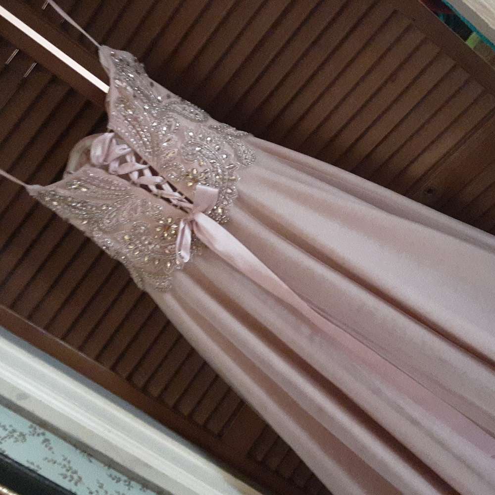 ✨️GLAM STRAPLESS PROM gown✨️ - Picture 4 of 8